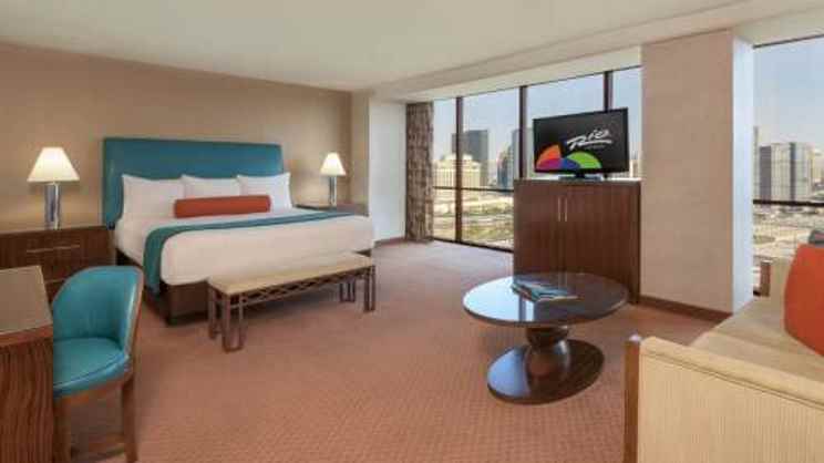 Deluxe Masquerade Tower 1 King 